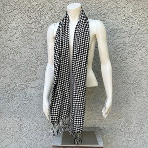 OSFM Houndstooth Herringbone Black and White Fringe Scarf Accessory
